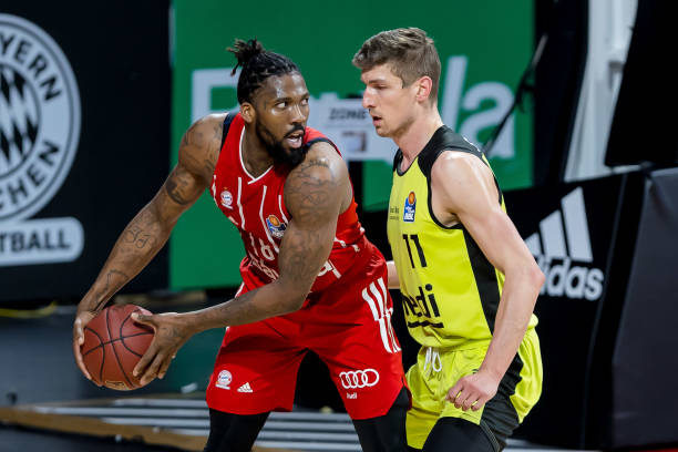 的场上观察 的场上观察